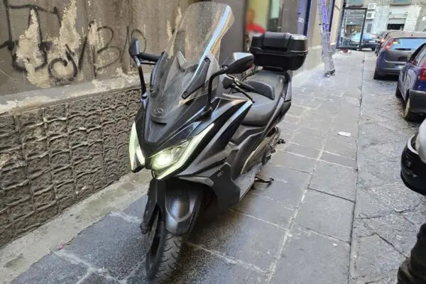 Kymco AK550 usato