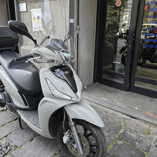 Kymco People S 300 usato